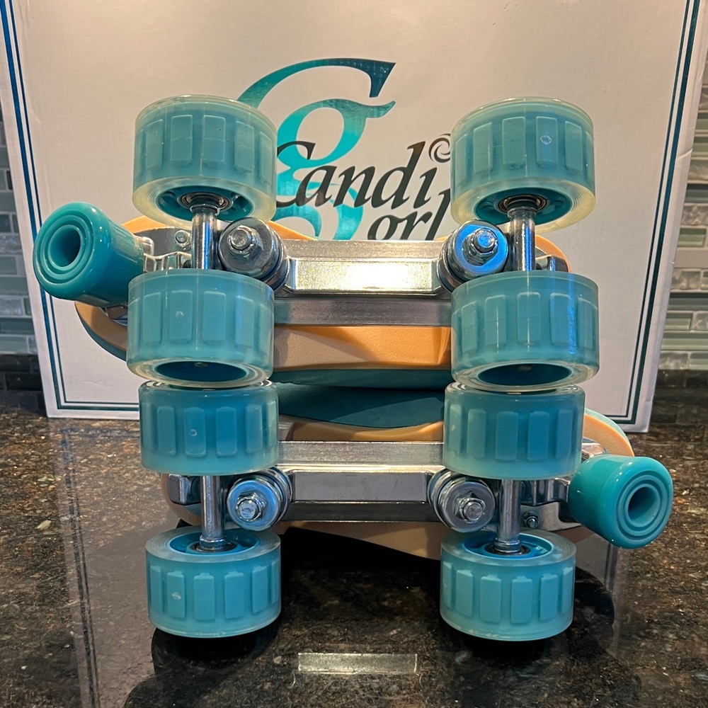 Candi Grl Sea Foam Roller Skates - Picture 4 of 5